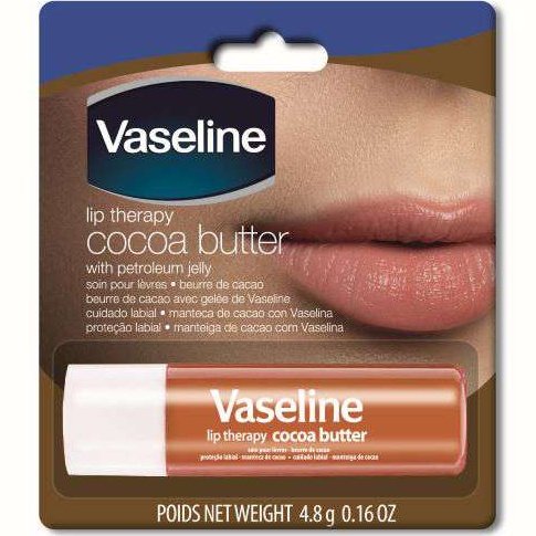 Terapia de labios con vaselina y manteca de cacao